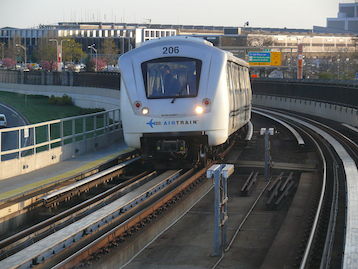1280px-JFK_AirTrain_02-2