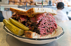 pastrami szendvics